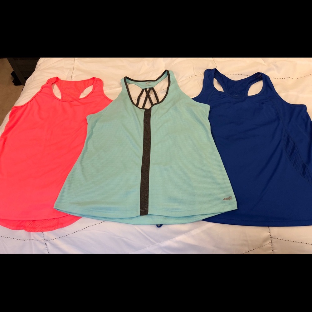 Women’s active tanks XL-XXL